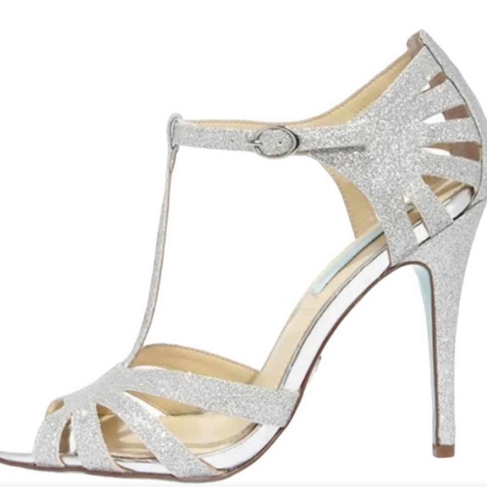 Beautiful Betsey Johnson Silver Glitter Peep Toe Heels - Size 7.5